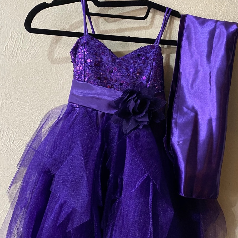 Purple Girl Size 4 Formal Dress with Flower Detail